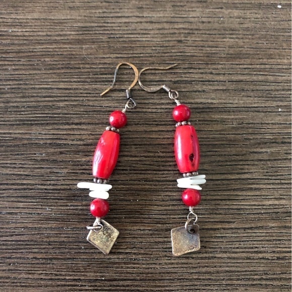 Red beaded fishhook earrings - Picture 1 of 1
